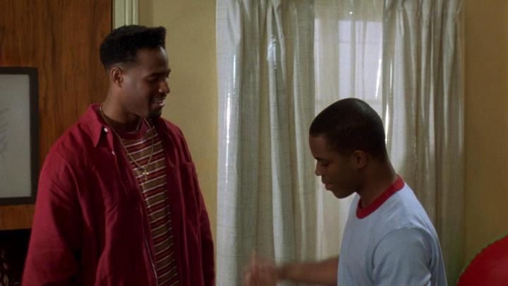 Lahmard J. Tate and Shawn Wayans in Don't Be a Menace to South Central While Drinking Your Juice in the Hood (1996)