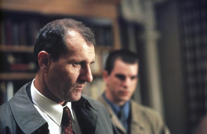 Michael McGlone and Ed O'Neill in The Bone Collector (1999)