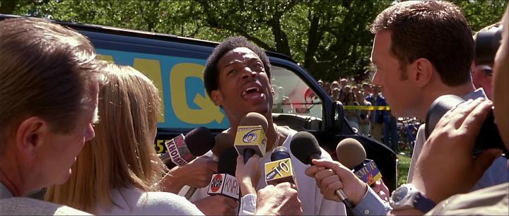 Marlon Wayans, Cheri Oteri, and Chris Robson in Scary Movie (2000)