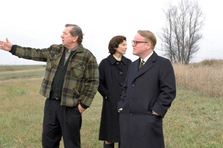 Philip Seymour Hoffman, Catherine Keener, and John Destry in Capote (2005)