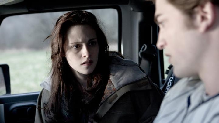 Kristen Stewart and Robert Pattinson in Twilight (2008)