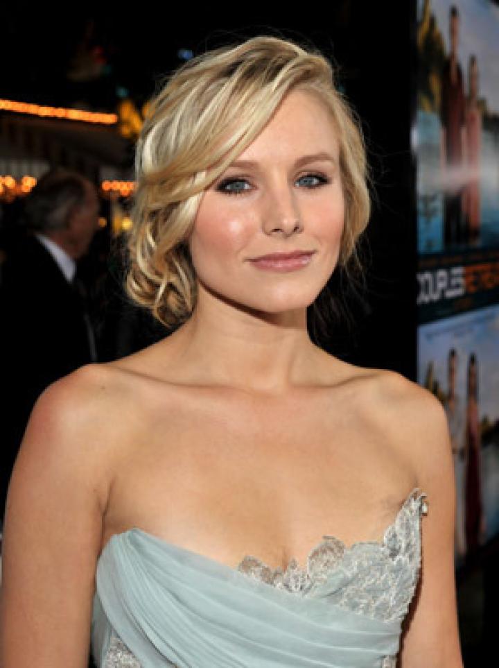 Kristen Bell at an event for Couples Retreat (2009)