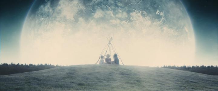 Kirsten Dunst, Charlotte Gainsbourg, and Cameron Spurr in Melancholia (2011)