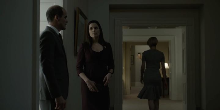 Neve Campbell and Michael Kelly in House of Cards (2013)