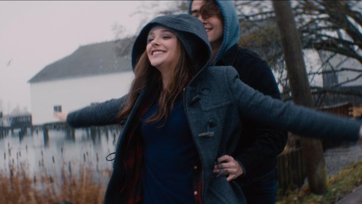 Chloë Grace Moretz and Jamie Blackley in If I Stay (2014)