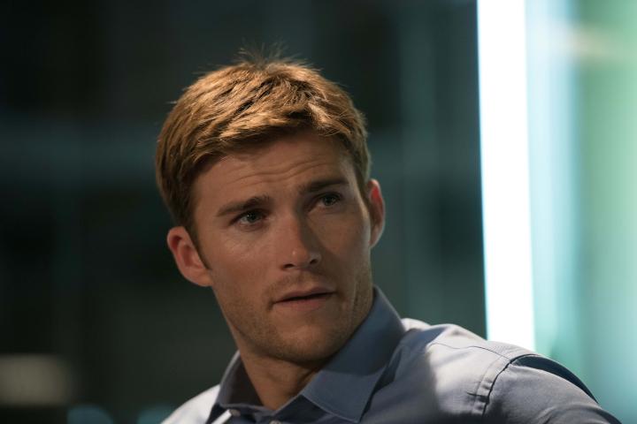 Scott Eastwood in Snowden (2016)