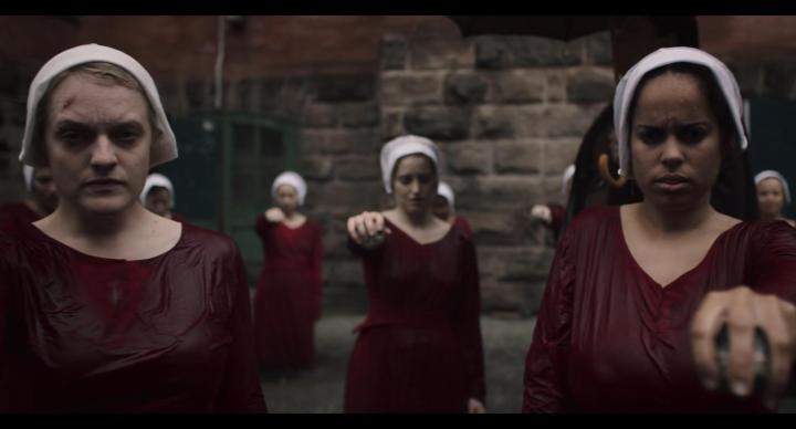 Elisabeth Moss and Natalie Dale in The Handmaid's Tale (2017)