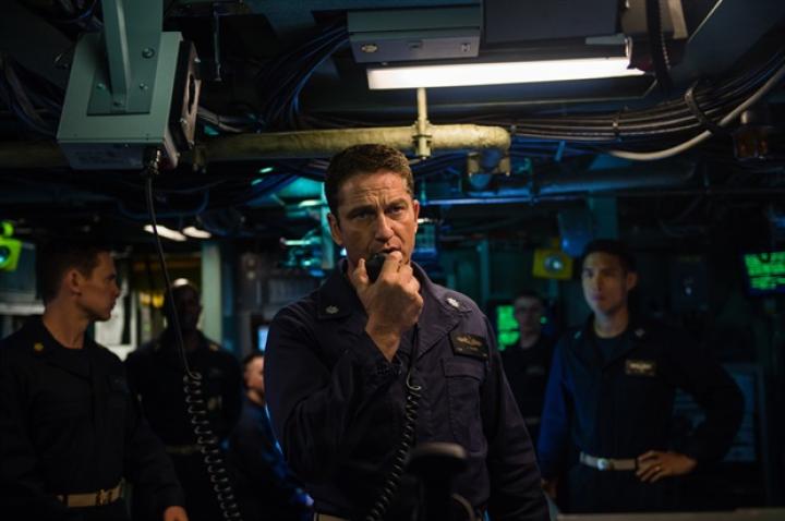 Gerard Butler, Carter MacIntyre, and Christopher Goh in Hunter Killer (2018)