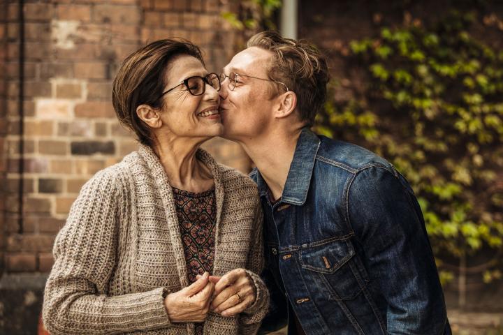 Hannelore Elsner and Matthias Schweighöfer in 100 Things (2018)