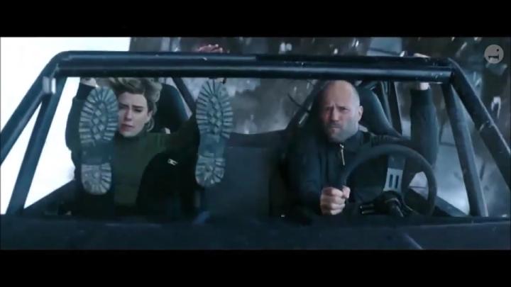 Jason Statham and Vanessa Kirby in Fast & Furious Presents: Hobbs & Shaw (2019)