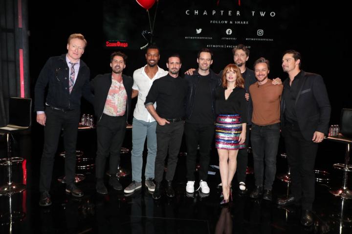 Bill Hader, James McAvoy, Andy Muschietti, James Ransone, Jay Ryan, Jessica Chastain, Isaiah Mustafa, and Andy Bean in It Chapter Two (2019)