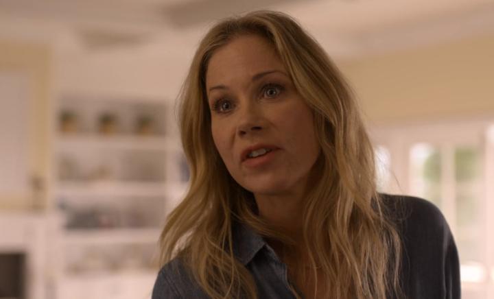 Christina Applegate in Dead to Me (2019)