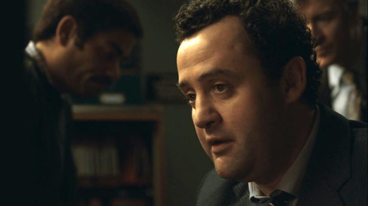 Daniel Mays in Des (2020)