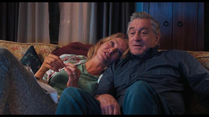 Robert De Niro and Uma Thurman in The War with Grandpa (2020)