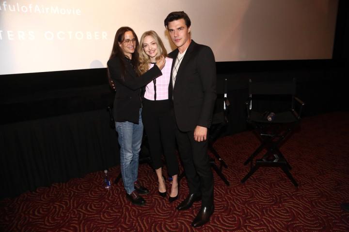 Amanda Seyfried, Finn Wittrock, and Amy Koppelman at an event for A Mouthful of Air (2021)