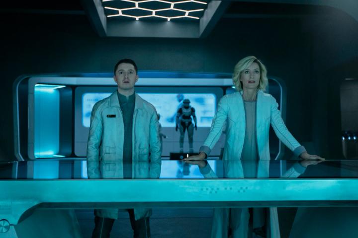 Natascha McElhone and Ryan McParland in Halo (2022)