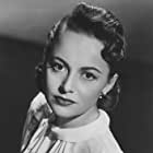 Olivia de Havilland به عنوان Melanie Hamilton - Their Cousin