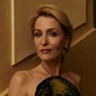 Gillian Anderson به عنوان Mrs. Julia Marquis