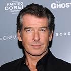 Pierce Brosnan به عنوان Charlie Swift