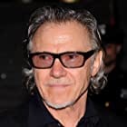 Harvey Keitel به عنوان Professor Nichols