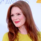 Julianne Moore به عنوان Roxanne Coss