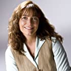 Karen Allen به عنوان Mare Laughton