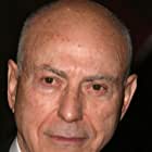 Alan Arkin به عنوان Senator Hawkins