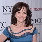 Sally Field به عنوان Miranda Hillard