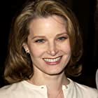 Bridget Fonda به عنوان Grace Hamilton