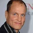 Woody Harrelson به عنوان E. Howard Hunt