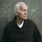 Lance Henriksen به عنوان Gareth