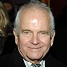 Ian Holm به عنوان Professor Fitz