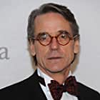 Jeremy Irons به عنوان Alfred