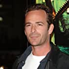 Luke Perry به عنوان Wayne Maunder