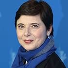 Isabella Rossellini به عنوان Commissioner Tuma