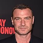 Liev Schreiber به عنوان Tag Winbury