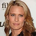 Robin Wright به عنوان Kelly