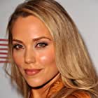 Elizabeth Berkley به عنوان Nomi Malone