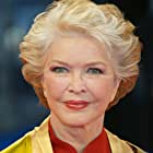 Ellen Burstyn به عنوان Josephine Prendergast