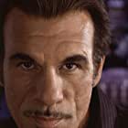 Robert Davi به عنوان Agent Buckholtz