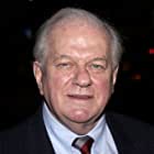 Charles Durning به عنوان Lt. Wm. Snyder