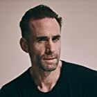 Joseph Fiennes به عنوان Adrian