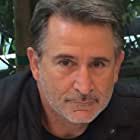 Anthony LaPaglia به عنوان Dad