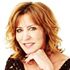 Christine Lahti به عنوان Sheryl Luria