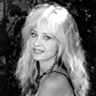 Linnea Quigley به عنوان Randi Rydell