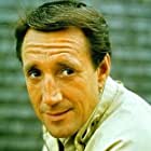 Roy Scheider به عنوان Wilfred Keeley