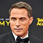 Rufus Sewell به عنوان Sid Luft