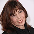 Talia Shire به عنوان Iola Parkes