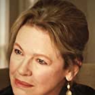 Dianne Wiest به عنوان Peg