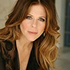 Rita Wilson به عنوان Vivian Sargent